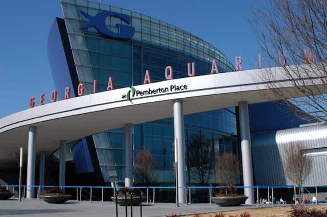 Glass building with the title Georgia Aquarium