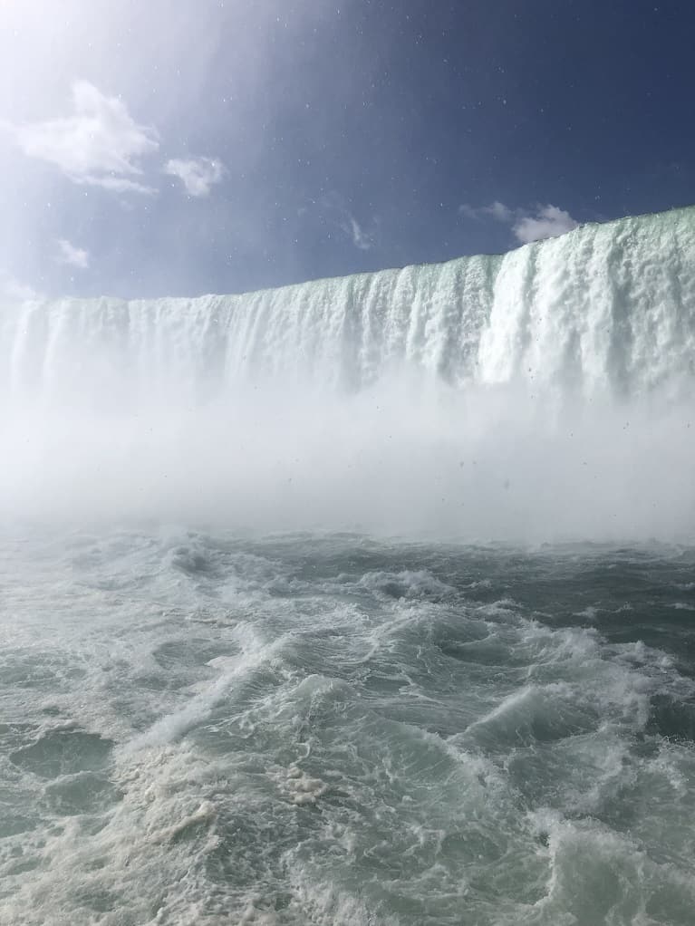 Approaching Horseshoe Falls