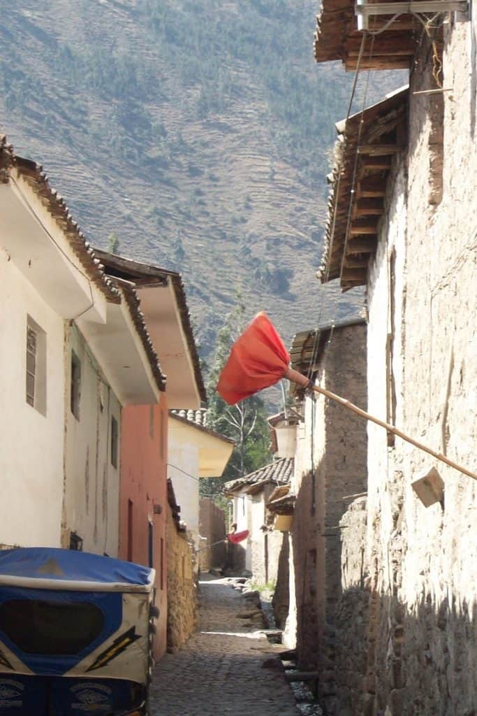 Red Flag indicates bar along the Inca Trail