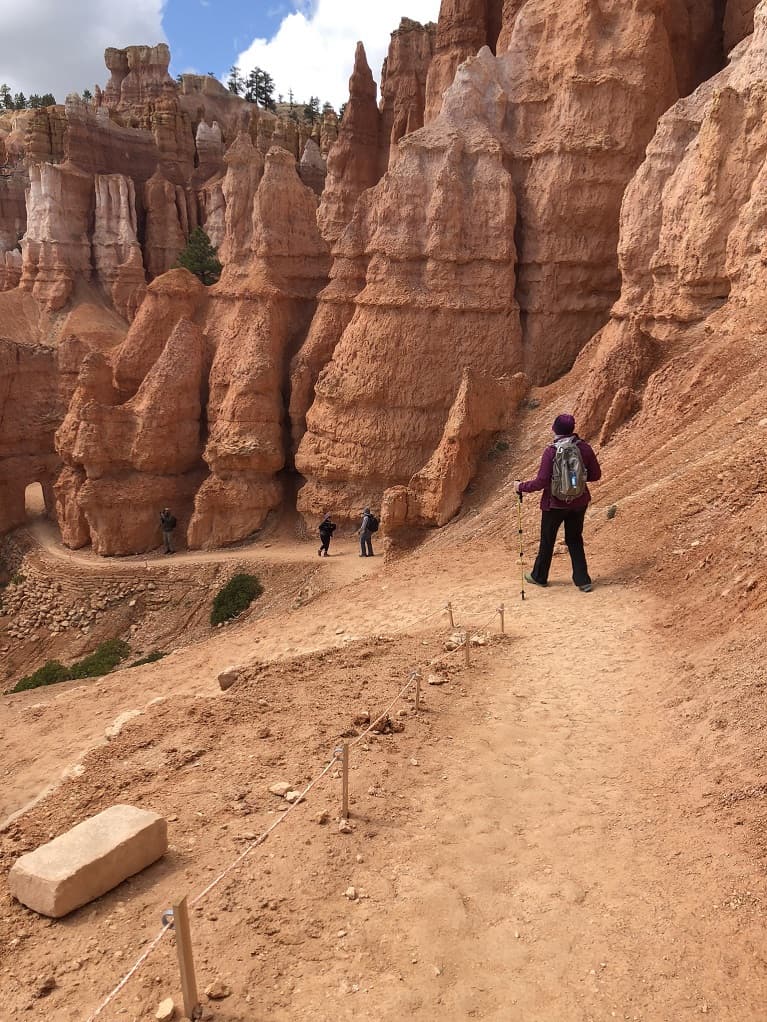 Hiking Queen's Garden trail at Bryce Canyon